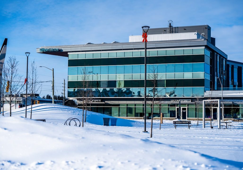 photo-1769697263718-c25efb356ff5
